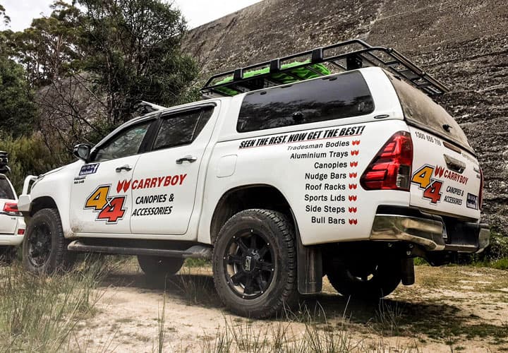 SO56 Lift-Up Canopy · Hilux Revo